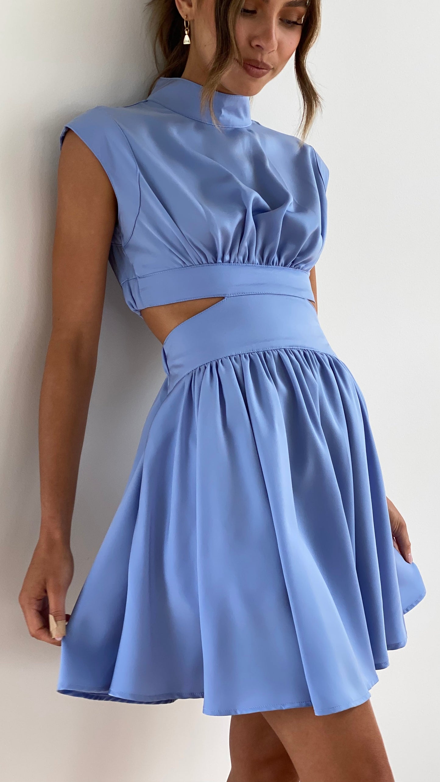 VESTIDO VELVARA – ELEGANTE Y CON CLASE