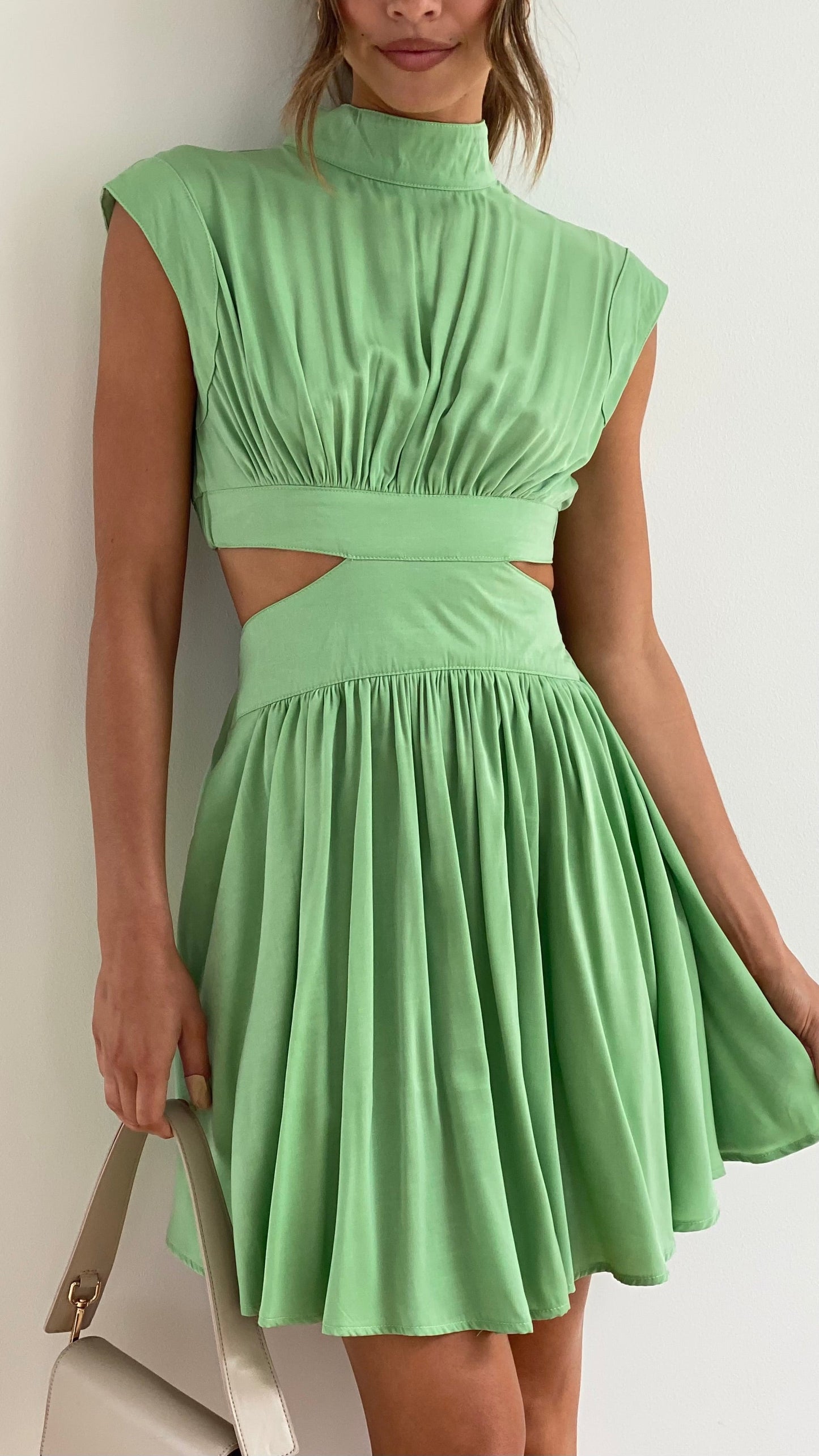 VESTIDO VELVARA – ELEGANTE Y CON CLASE
