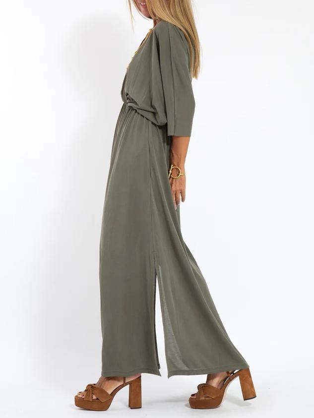 EL VESTIDO VENISE CON CUELLO EN V Y BOLSILLO